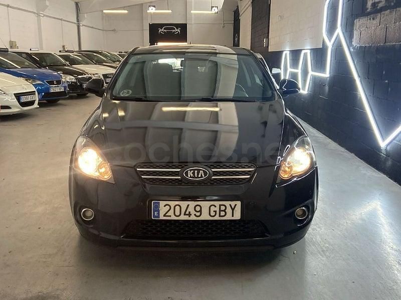 Usado Kia ProCeed Active 115 CV (84 kW) 2008 Negro Utilitario