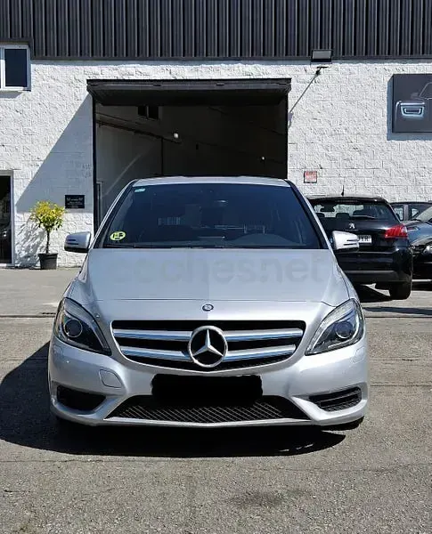 Usado Mercedes B180 109 CV (80 kW) 2012 Gris / plata Monovolumen