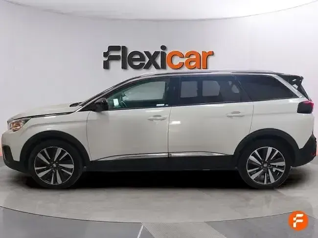 Usado Peugeot 5008 Allure 130 CV (95 kW) 2019 Blanco SUV
