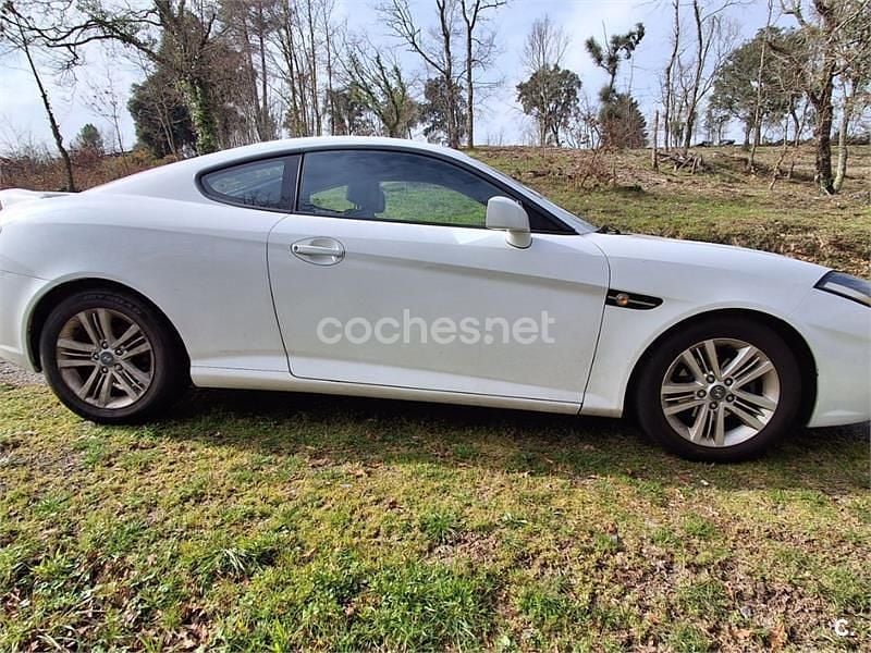 Używany Hyundai Coupé 165 KM (121 kW) 2010 Biały Coupe