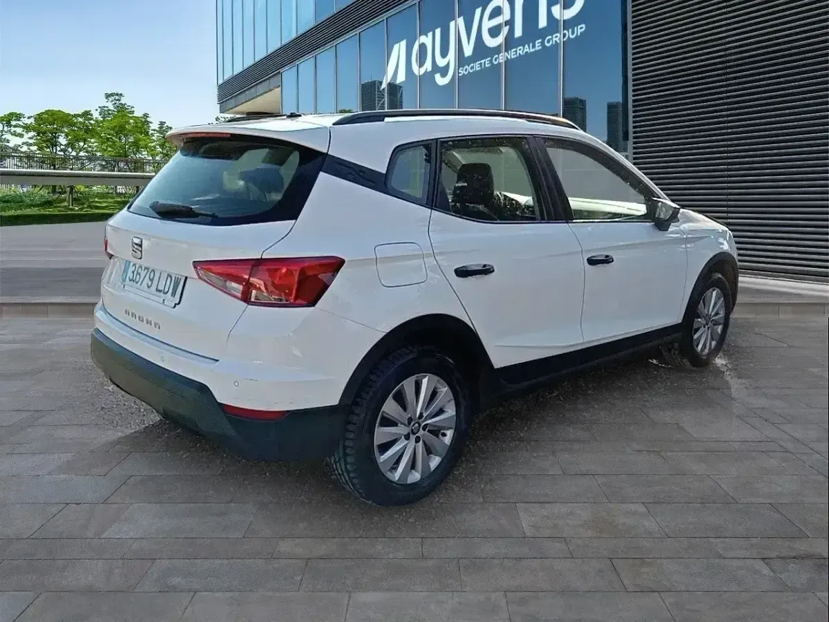 Usado Seat Arona Reference 95 CV (69 kW) 2020 Blanco SUV