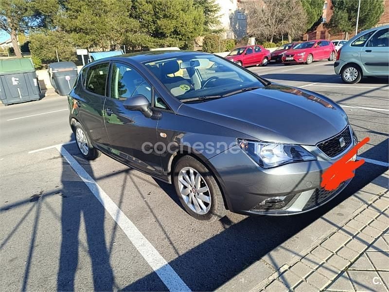 Usado Seat Ibiza Style 105 CV (77 kW) 2012 Gris / plata Berlina