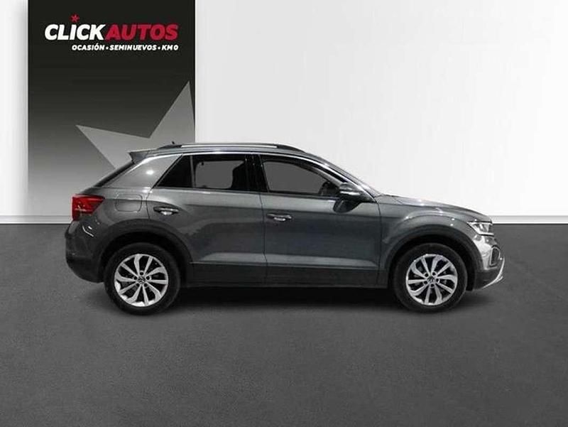 Usado VW T-Roc Life 111 CV (81 kW) 2022 Plateado SUV