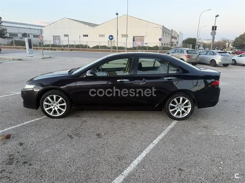 Usado Honda Accord Executive 190 CV (139 kW) 2006 Marrón Berlina