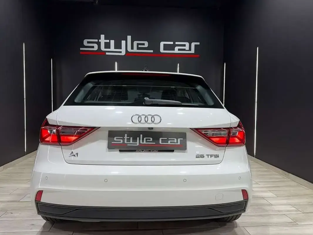 Usado Audi A1 Comfort 95 CV (69 kW) 2021 Blanco SUV