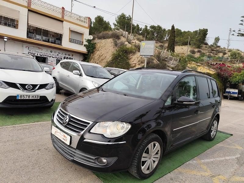 Usado VW Touran Advance 105 CV (77 kW) 2010 Negro Monovolumen
