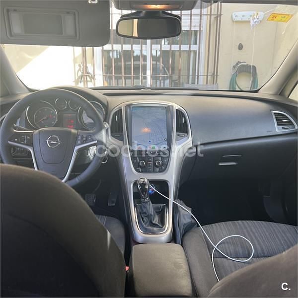 Usado Opel Astra Selective 110 CV (80 kW) 2011 Blanco Berlina