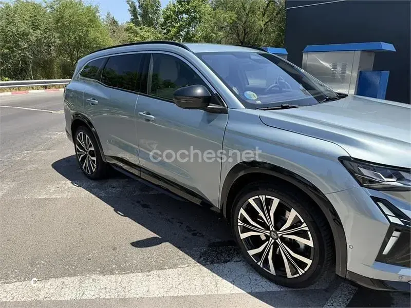 Usado Renault Espace Iconic 200 CV (147 kW) 2025 Gris / plata SUV