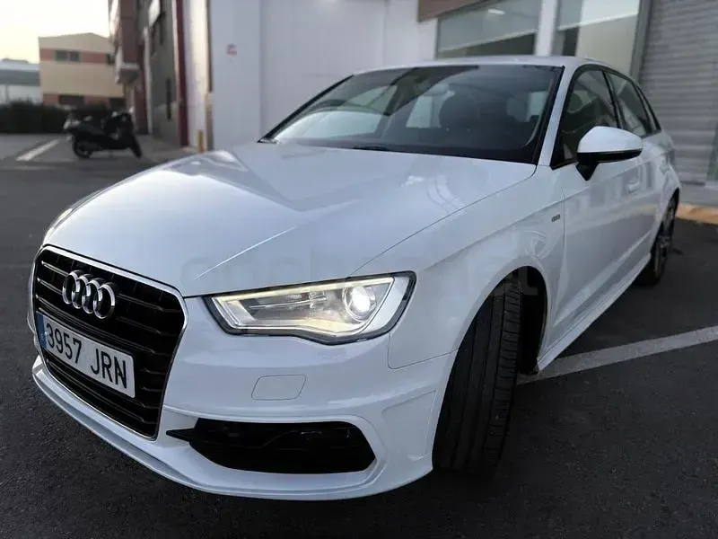 Usado Audi A3 S-Line 116 CV (85 kW) 2017 Blanco Berlina