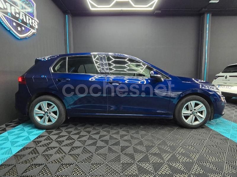 Usado VW Golf VIII 115 CV (84 kW) 2021 Azul Berlina