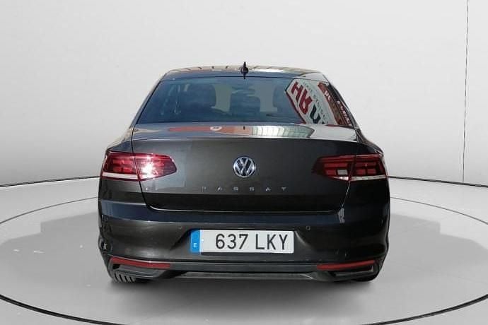 Usado VW Passat Executive 120 CV (88 kW) 2020 Berlina