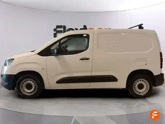 Usado Toyota Proace City City 102 CV (75 kW) 2021 Blanco Monovolumen