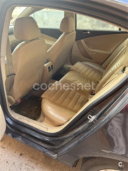 Usado VW Passat Highline 200 CV (147 kW) 2006 Negro Berlina