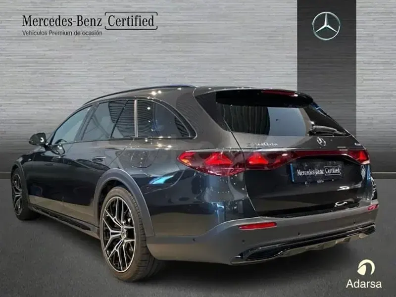 Usado Mercedes E300 Avantgarde 313 CV (230 kW) 2025 Gris grafito Familiar