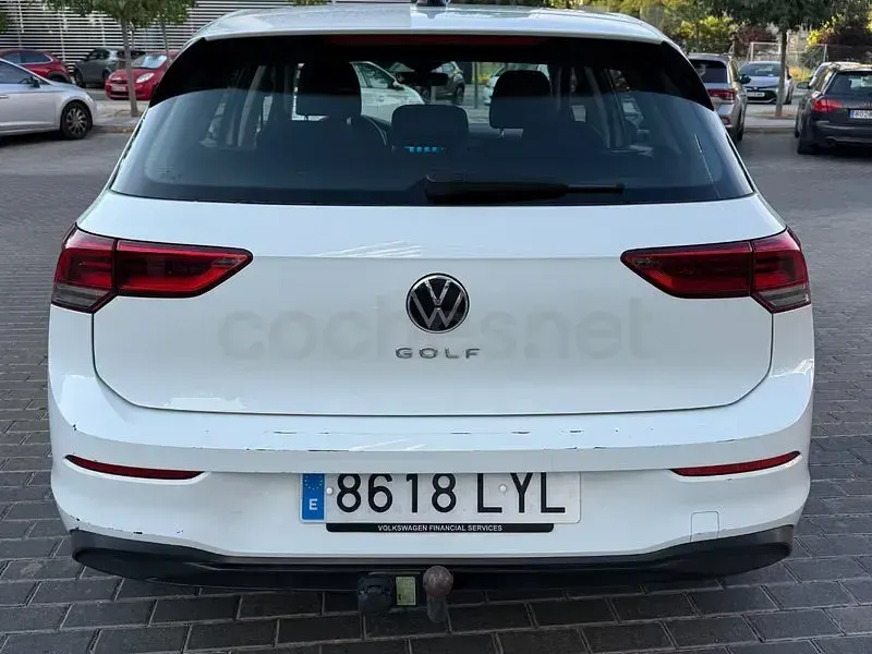 Usado VW Golf VIII 115 CV (84 kW) 2022 Gris / plata Berlina
