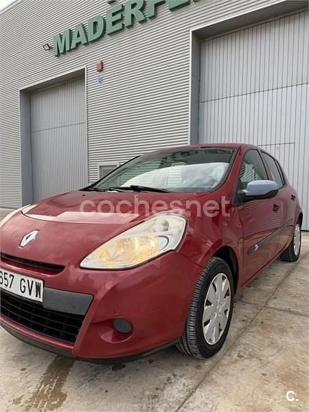 Usado Renault Clio II Exception 75 CV (55 kW) 2010 Rojo Berlina