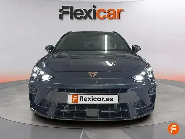 Usado Cupra Leon 150 CV (110 kW) 2025 Gris