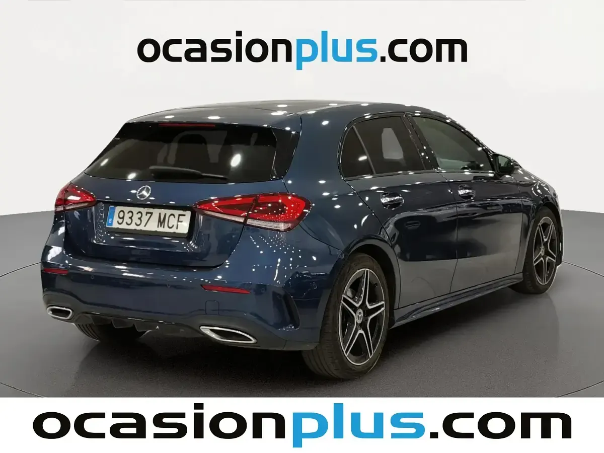 Usado Mercedes A180 116 CV (85 kW) 2022 Azul Berlina