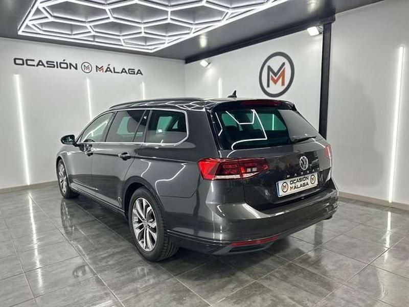 Usado VW Passat Executive 150 CV (110 kW) 2020 Negro Familiar