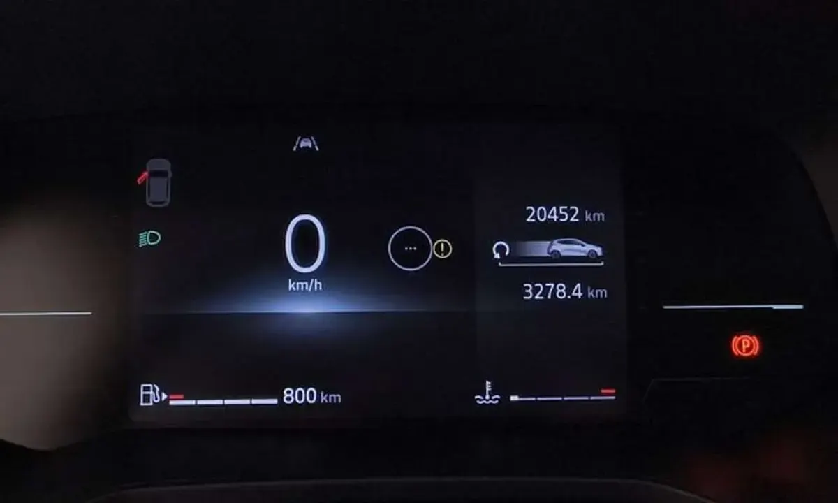 Usado Renault Clio Evolution 101 CV (74 kW) 2025 Gris Utilitario