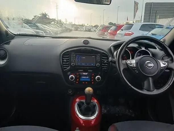 Usado Nissan Juke Acenta 117 HP (86 kW) 2011 Preto SUV