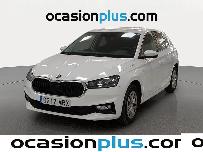 Usado Skoda Fabia Selection 95 CV (69 kW) 2024 Blanco Utilitario