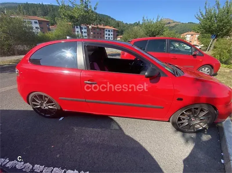 Usado Seat Ibiza Sport 105 CV (77 kW) 2008 Rojo Berlina