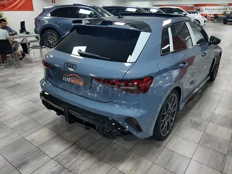 Nuevo Audi RS3 Competition 400 CV (294 kW) 2026 Azul Berlina