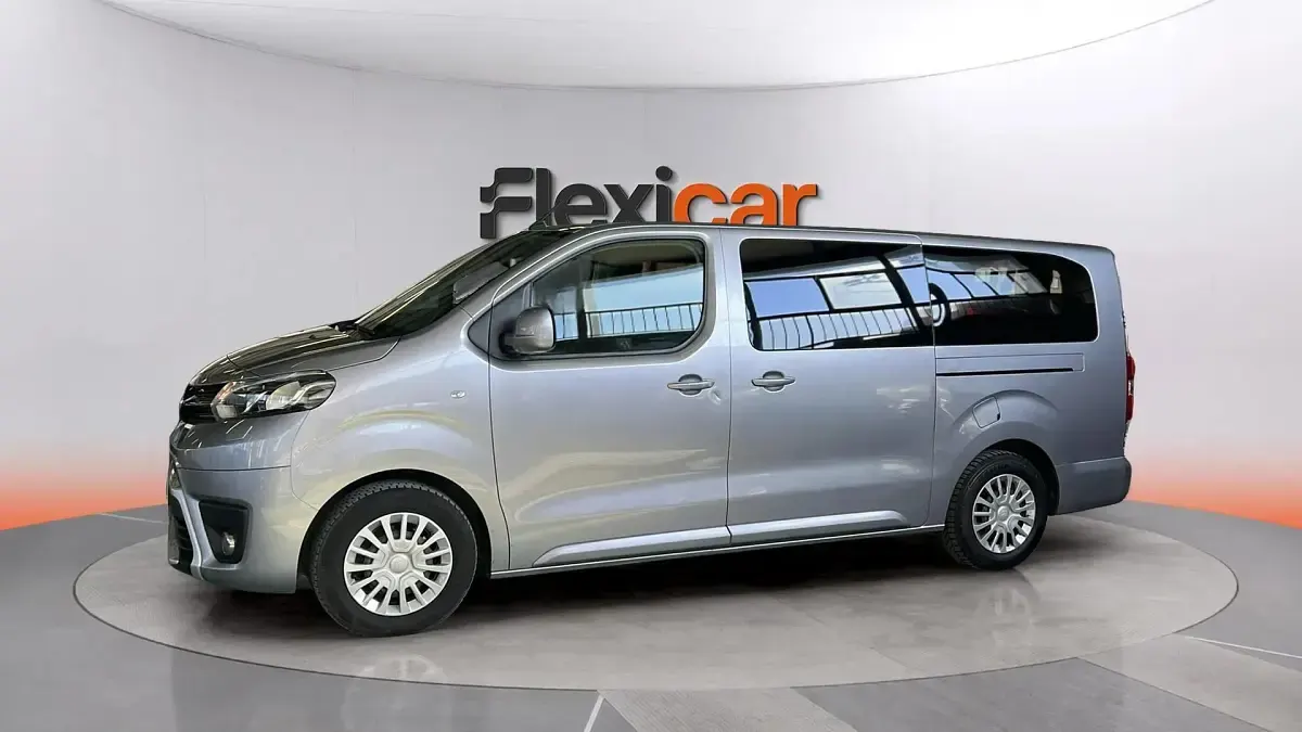 Usado Toyota Proace Verso Active 131 CV (96 kW) 2023 Gris Familiar