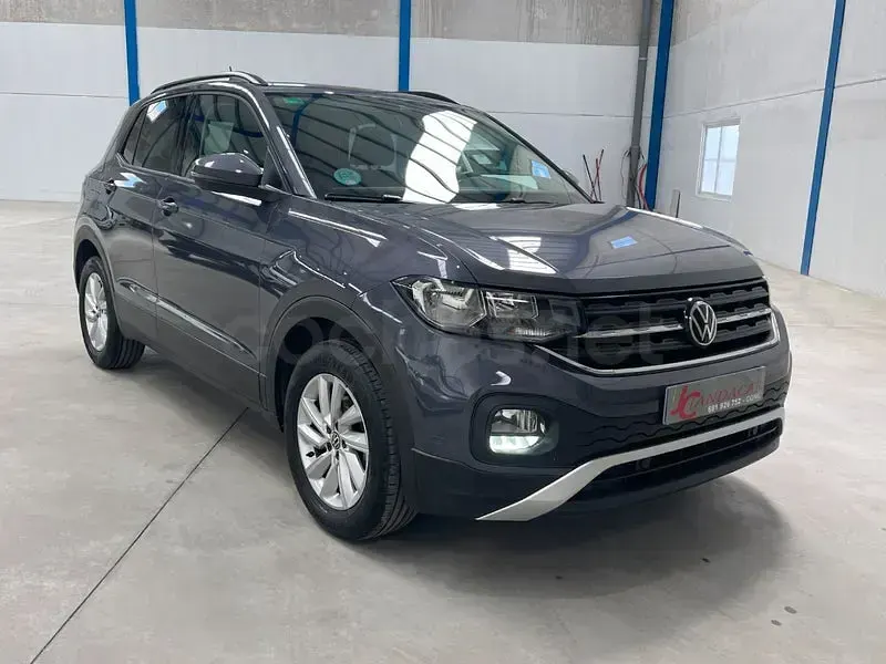 Usado VW T-Cross Advance 95 CV (69 kW) 2022 Gris / plata SUV