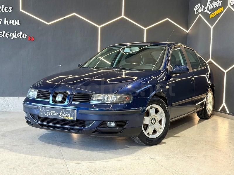 Usado Seat Leon Sport 105 CV (77 kW) 2002 Azul Utilitario