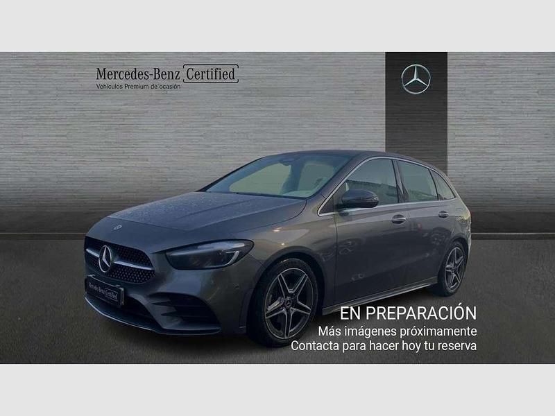 Usado Mercedes B200 150 CV (110 kW) 2025 Gris Monovolumen