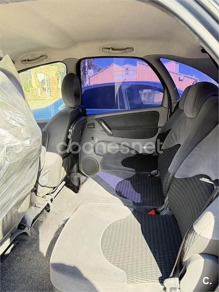 Usado Citroën Xsara Picasso Exclusive 110 CV (80 kW) 2007 Gris / plata Monovolumen