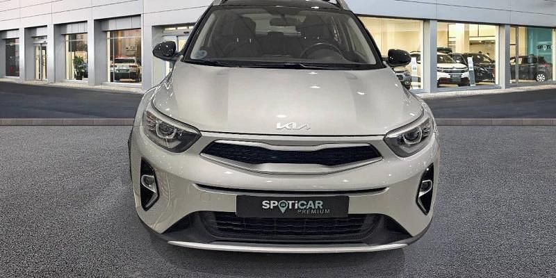 Usado Kia Stonic 84 HP (61 kW) 2023 Cinzento SUV