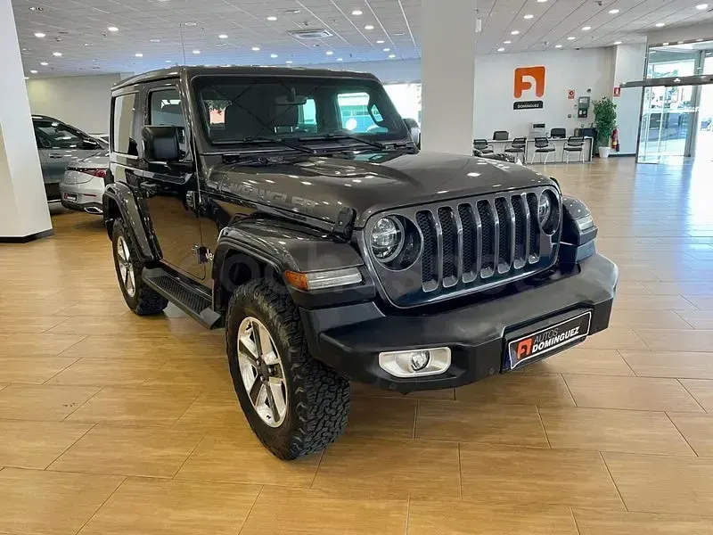 Usado Jeep Wrangler Sahara 200 CV (147 kW) 2019 Gris / plata SUV
