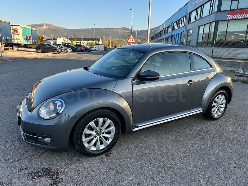 Usado VW Beetle Design 140 CV (102 kW) 2012 Gris / plata Utilitario