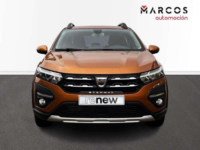 Usado Dacia Sandero Comfort 91 CV (66 kW) 2022 Naranja Utilitario