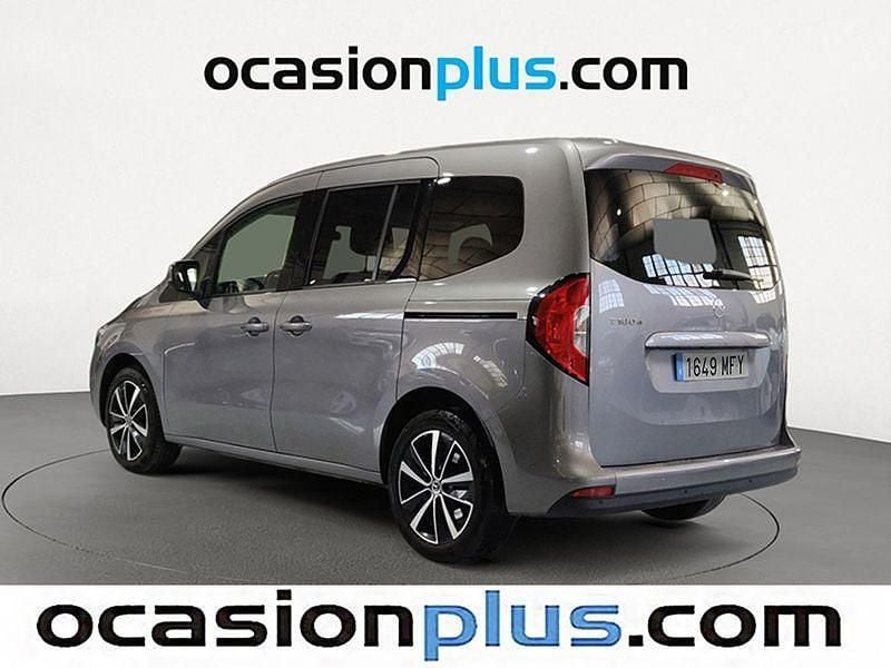 Usado Mercedes T180 116 CV (85 kW) 2023 Gris plata Monovolumen