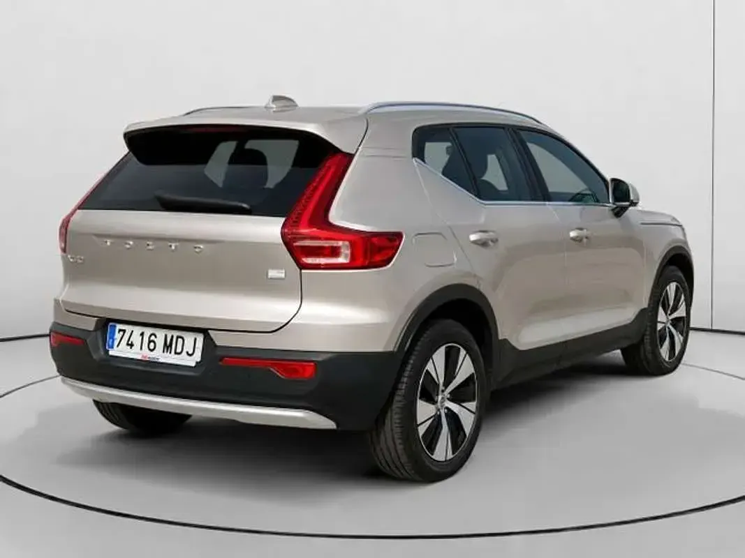 Usado Volvo XC40 Core 211 CV (155 kW) 2023 Beige SUV