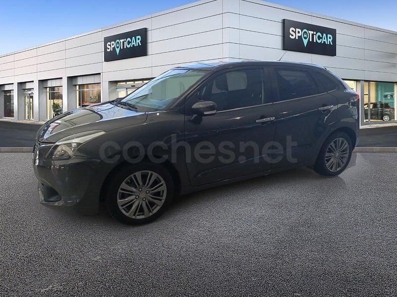 Usado Suzuki Baleno GLX 90 CV (66 kW) 2019 Gris / plata Utilitario