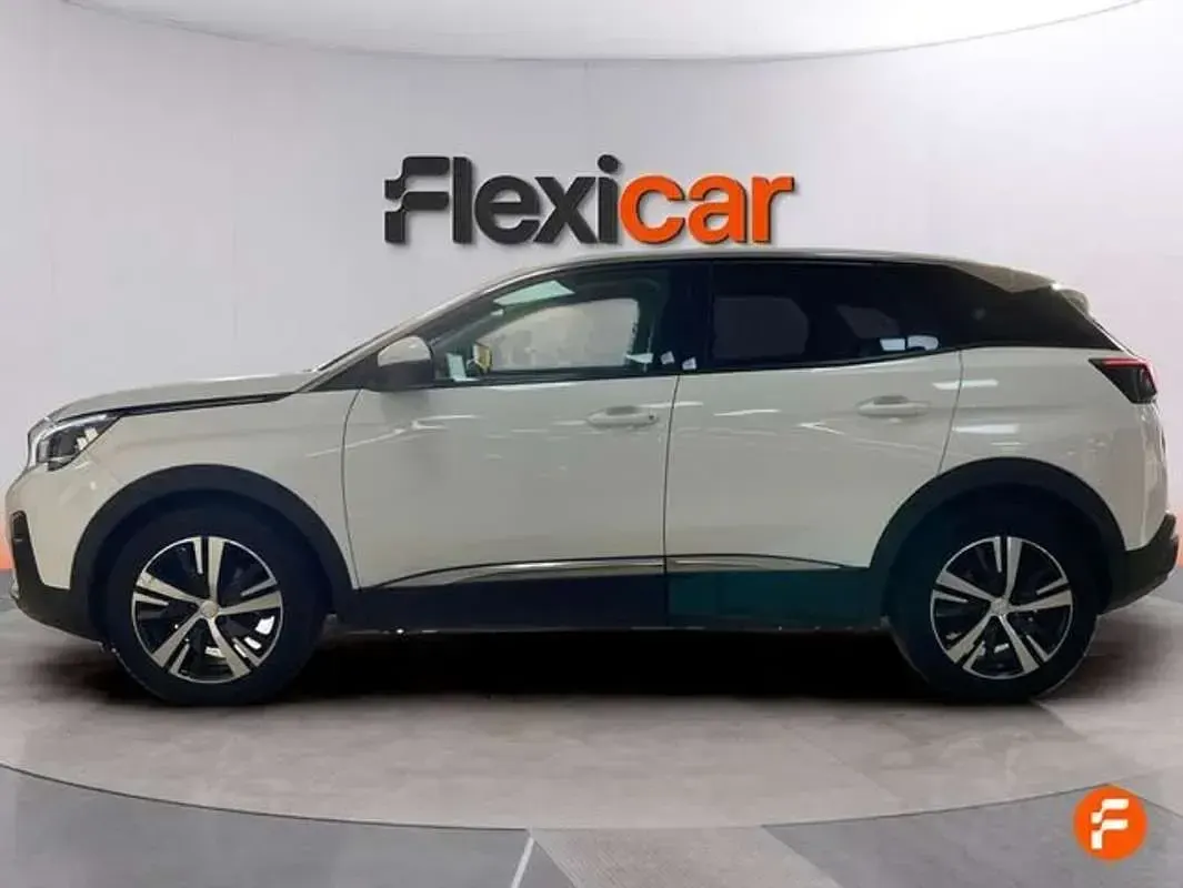 Usado Peugeot 3008 Allure 131 CV (96 kW) 2019 Blanco SUV