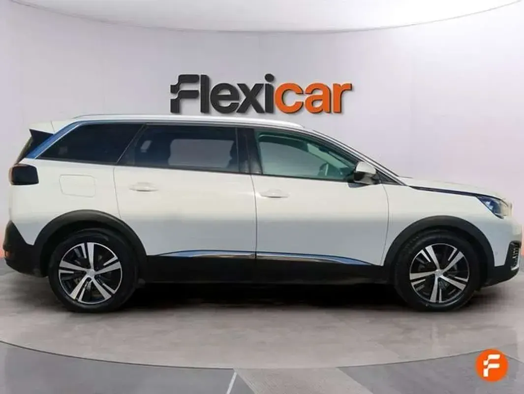Käytetty Peugeot 5008 Allure 131 HP (96 kW) 2019 Valkoinen Katumaasturi