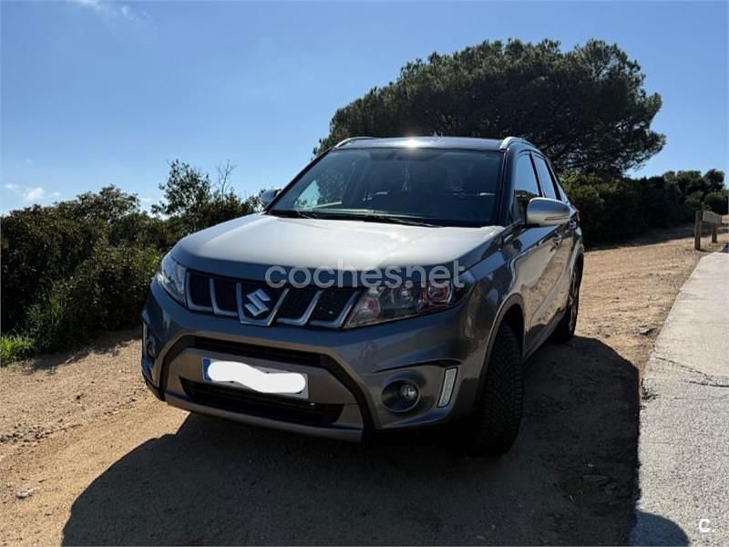Usado Suzuki Vitara 140 CV (102 kW) 2017 Gris / plata SUV