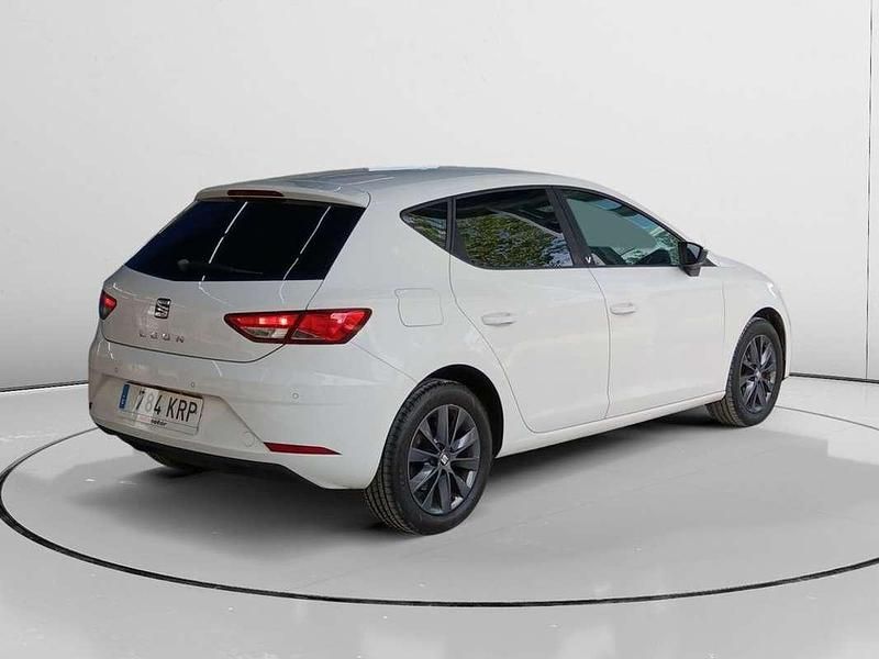 Usado Seat Leon Style 111 CV (81 kW) 2018 Blanco Utilitario
