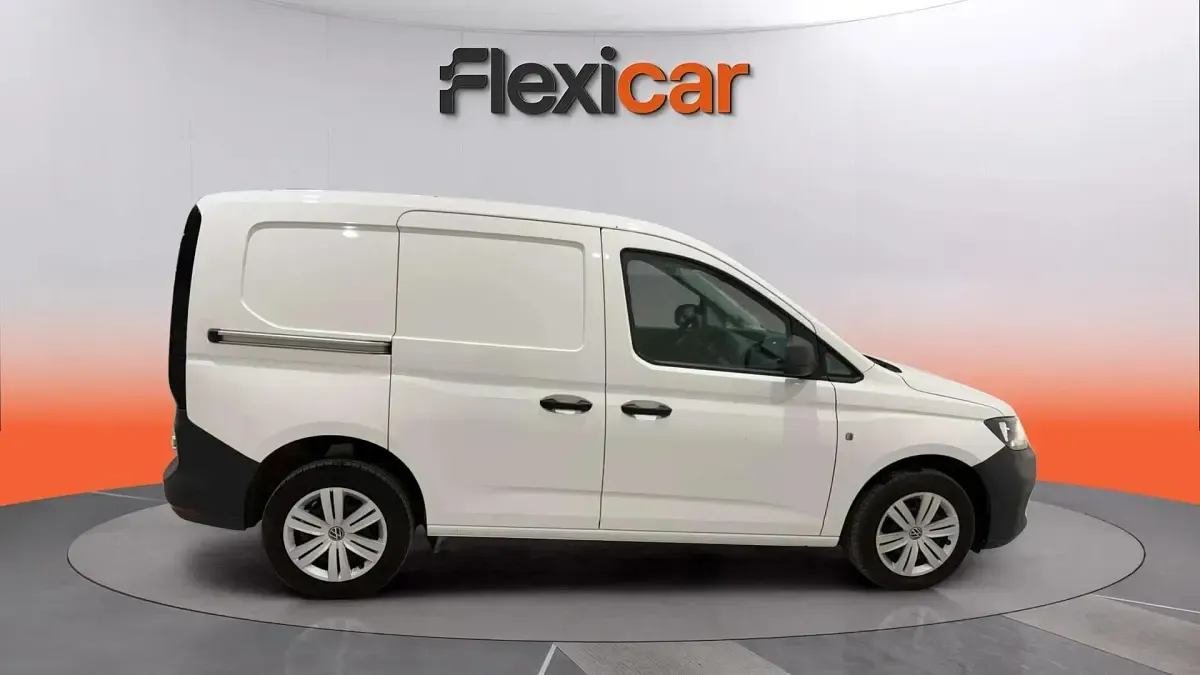 Usado VW Caddy 102 CV (75 kW) 2024 Blanco Monovolumen