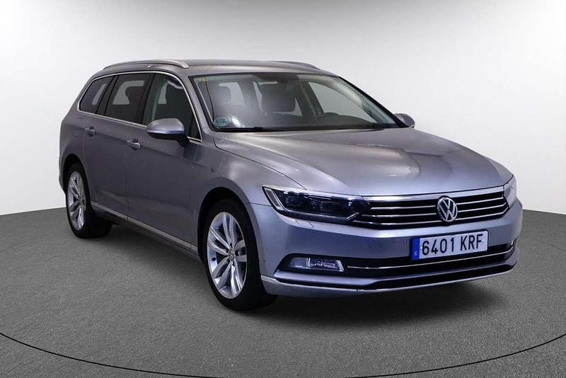 Usado VW Passat Sportline 150 CV (110 kW) 2018 Gris Familiar