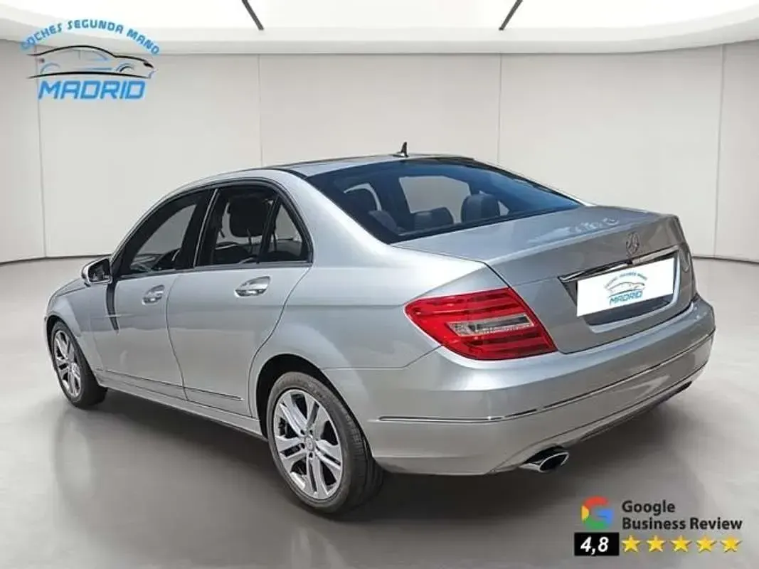 Usado Mercedes C220 Avantgarde 170 CV (125 kW) 2012 Plateado Berlina