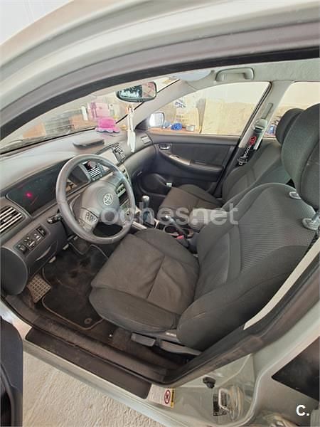 Usado Toyota Corolla Sol 116 CV (85 kW) 2005 Gris / plata Berlina