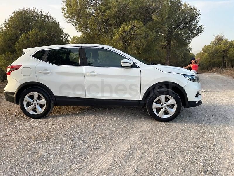 Usado Nissan Qashqai Acenta 130 CV (95 kW) 2018 Blanco SUV