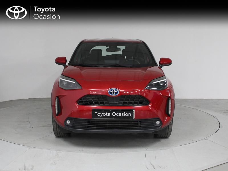 Usado Toyota Yaris Hybrid Active 116 CV (85 kW) 2024 Rojo